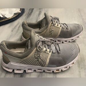 Women’s On Cloud running shoes Helion